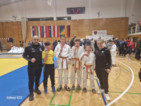 Kamniška judoista Svit in Timeja Starovasnik na stopničkah tudi v tujini (3)